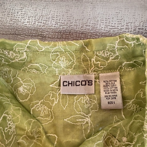 Chicos Silk Cotton Embroidered Top Womens Size 1 Medium Art Floral Fairy Green - Picture 6 of 6